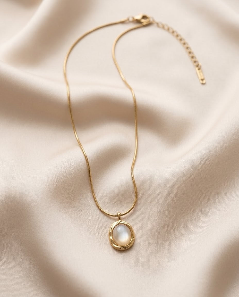 Mother of Pearl Clover Star Gold Plated Necklace (Copy)