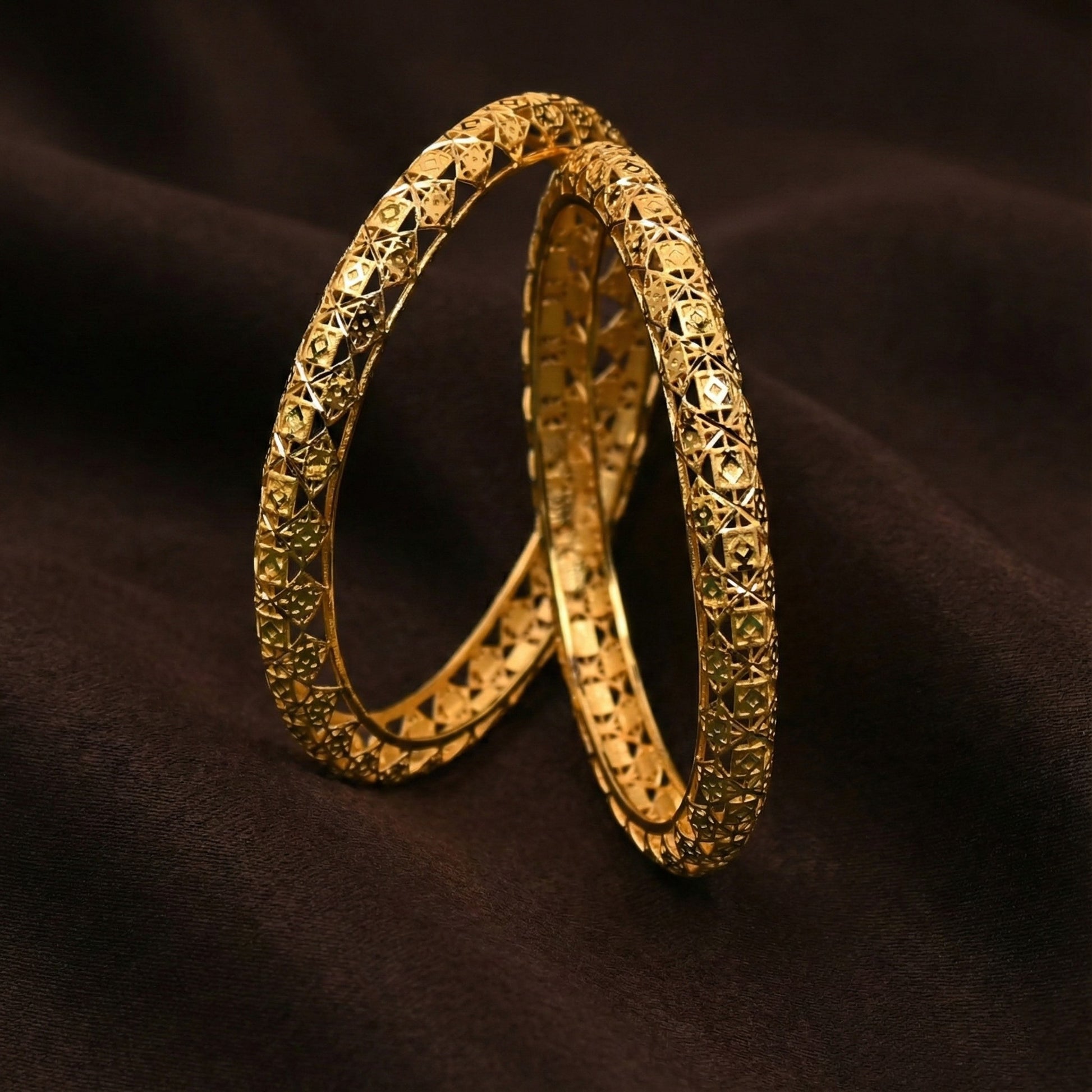 Elviora Regal Art Bangles in Silver 925 (Gold Polished)