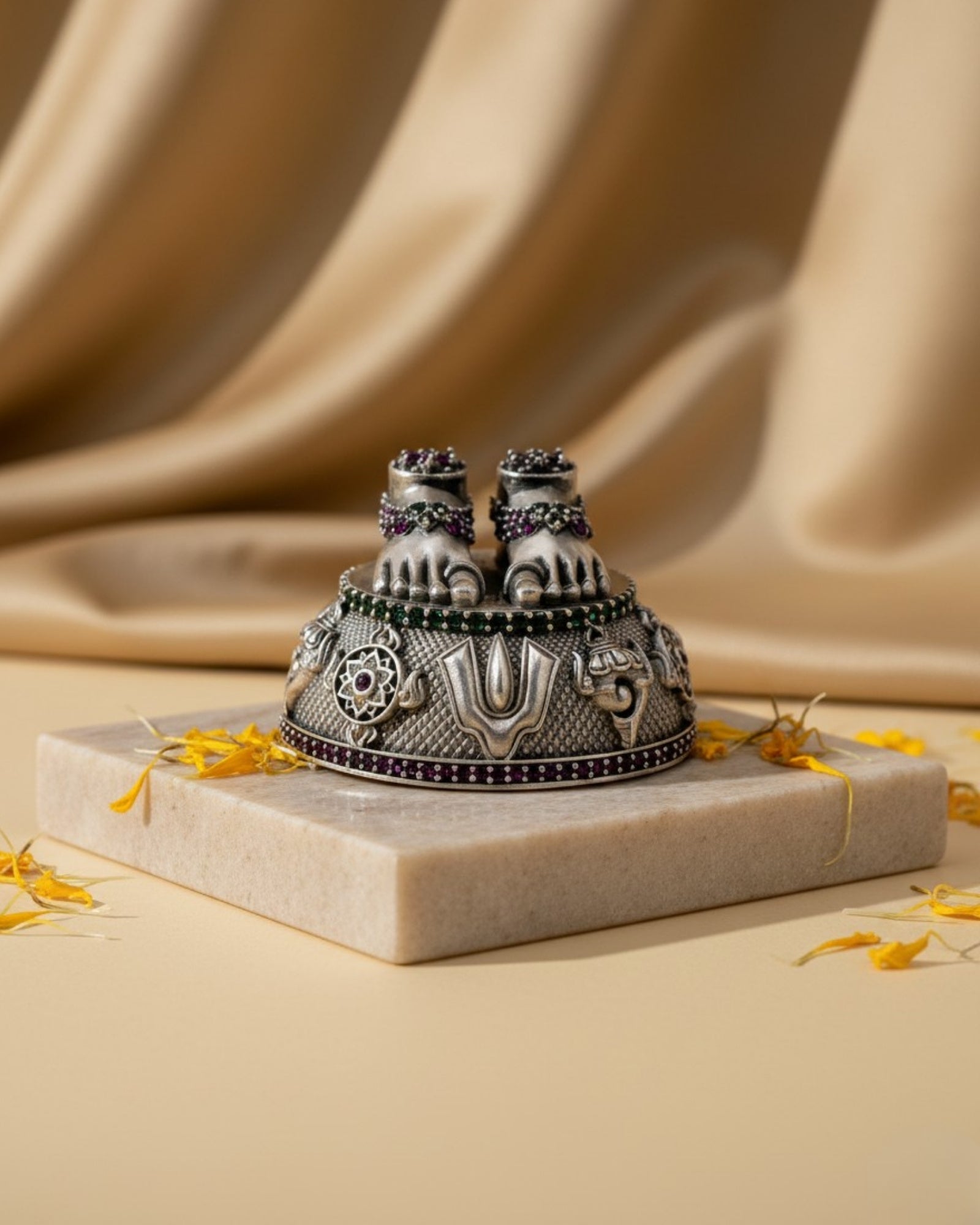 Vishnu Padakkam Silver 925 Idol — 3 Inch