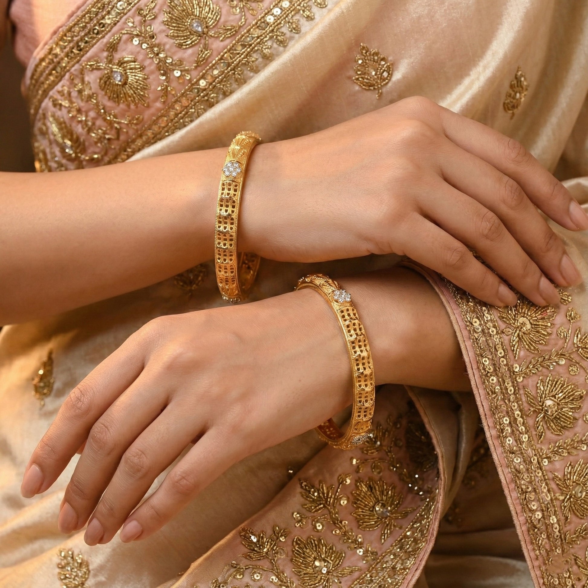 Nayvora Pattern Engraved Bangles in Silver 925 (Gold Polished)