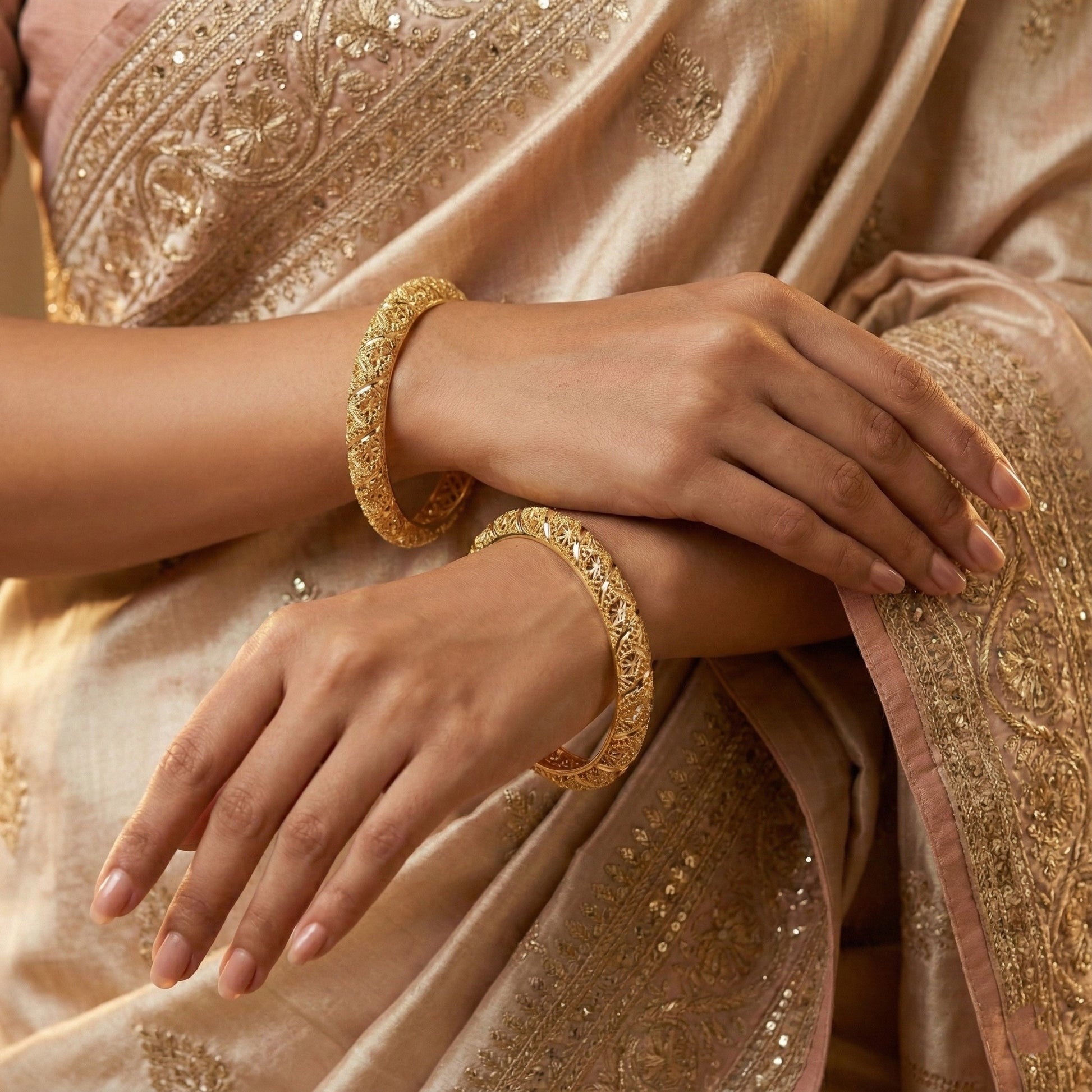 Lunaria Lattice Engraved Bangles in Silver 925 (Gold Polished)