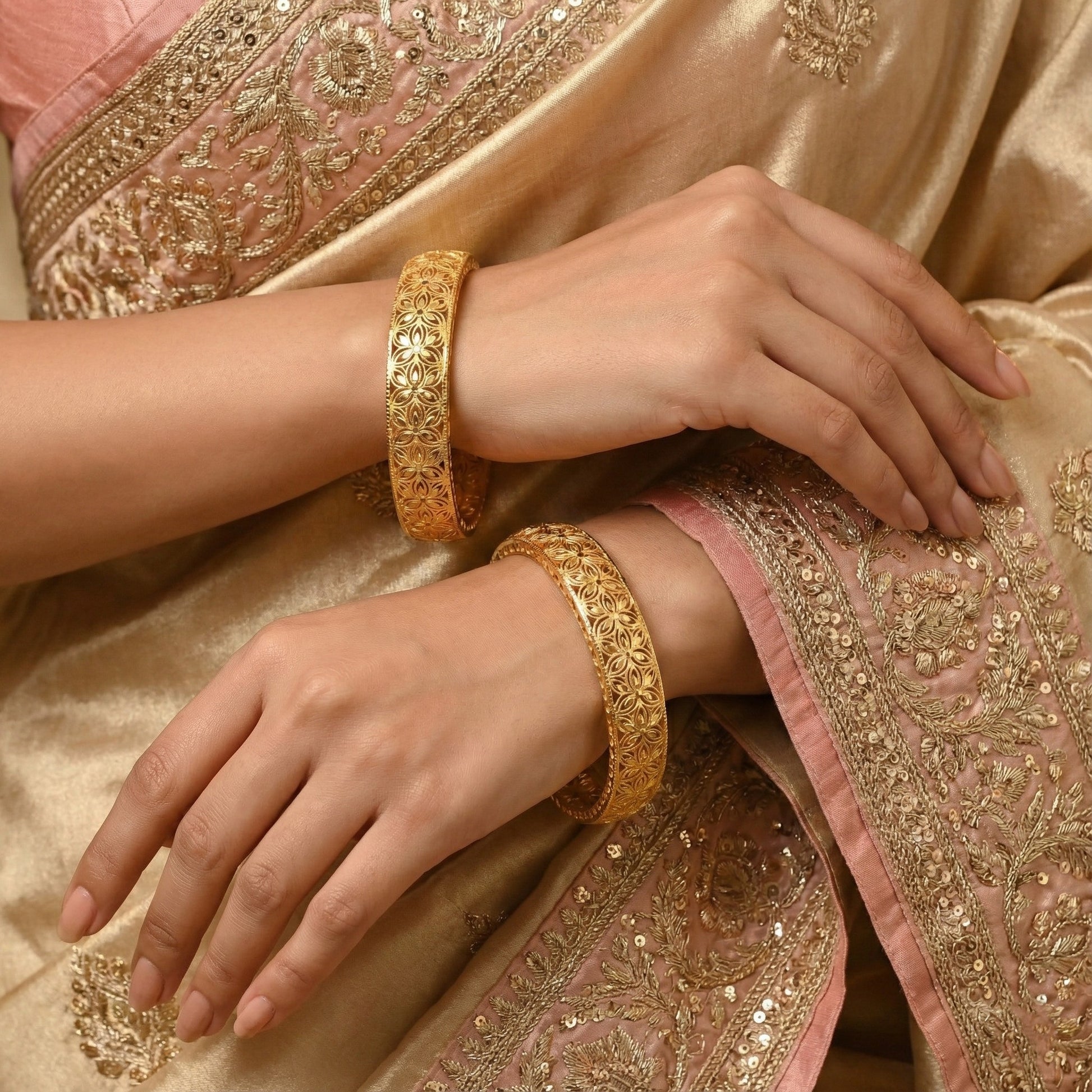 Solverin Repetitive Floral Engraved Bangles in Silver 925 (Gold Polished)