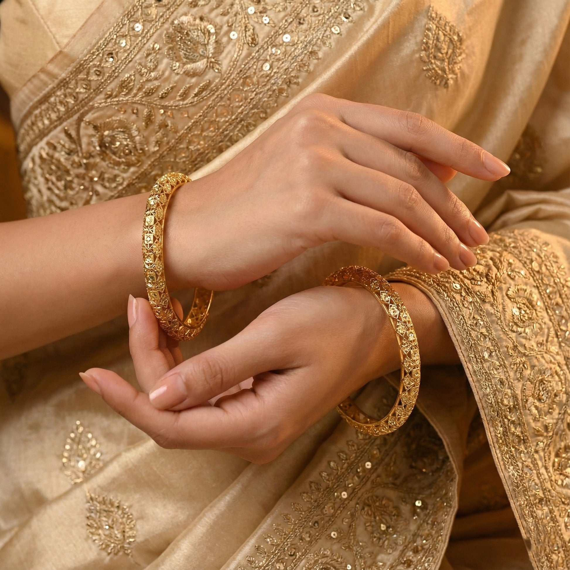 Elviora Regal Art Bangles in Silver 925 (Gold Polished)