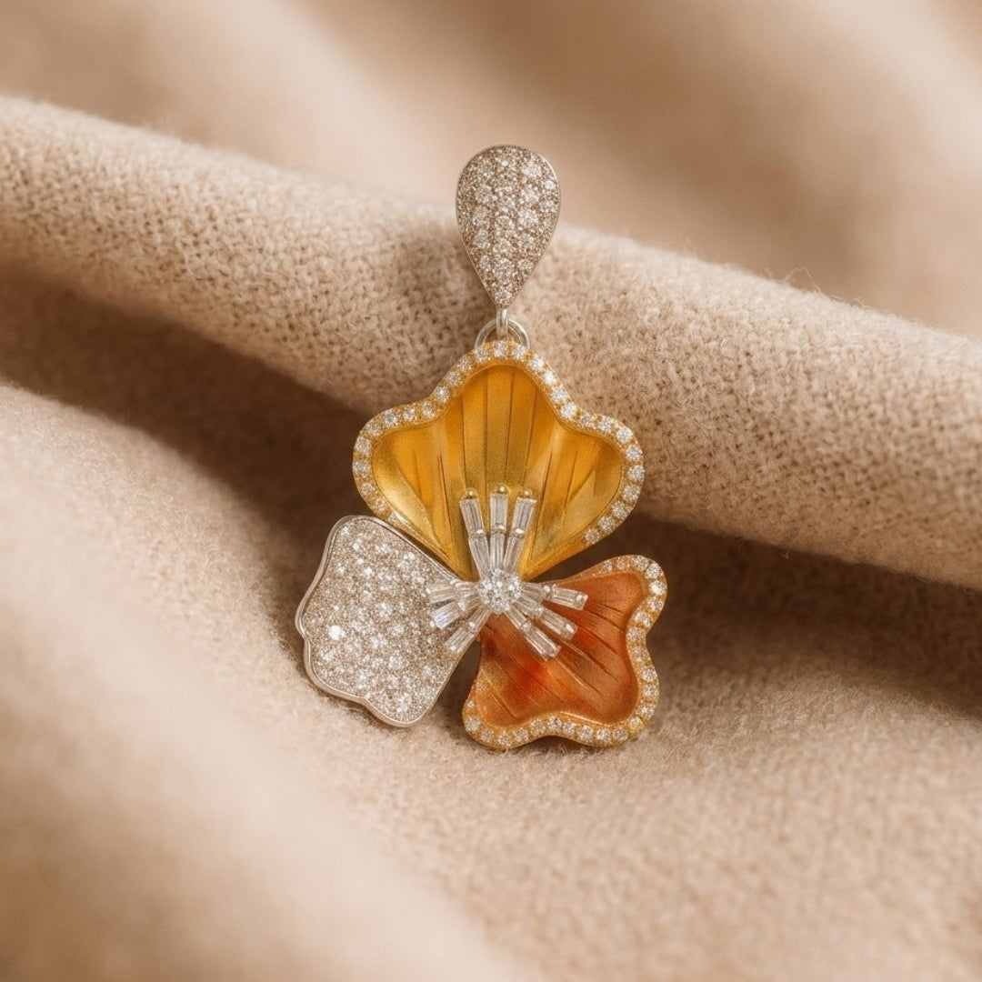 Dual Tone Tri-Petal Blossom Silver 925 Pendant
