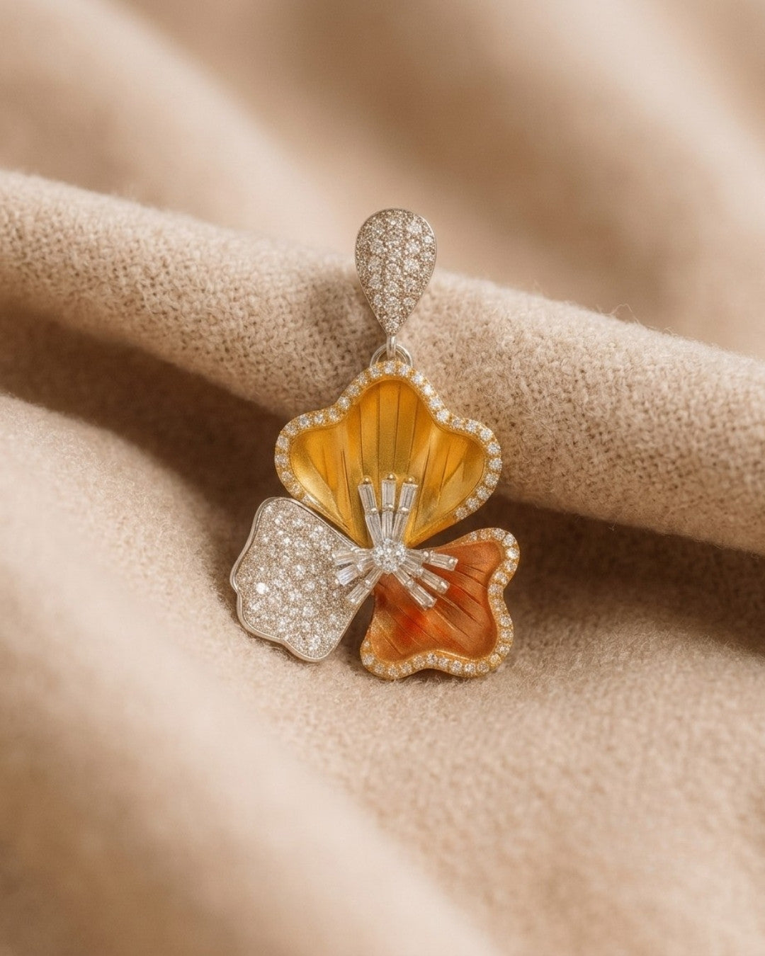 Dual Tone Tri-Petal Blossom Silver 925 Pendant