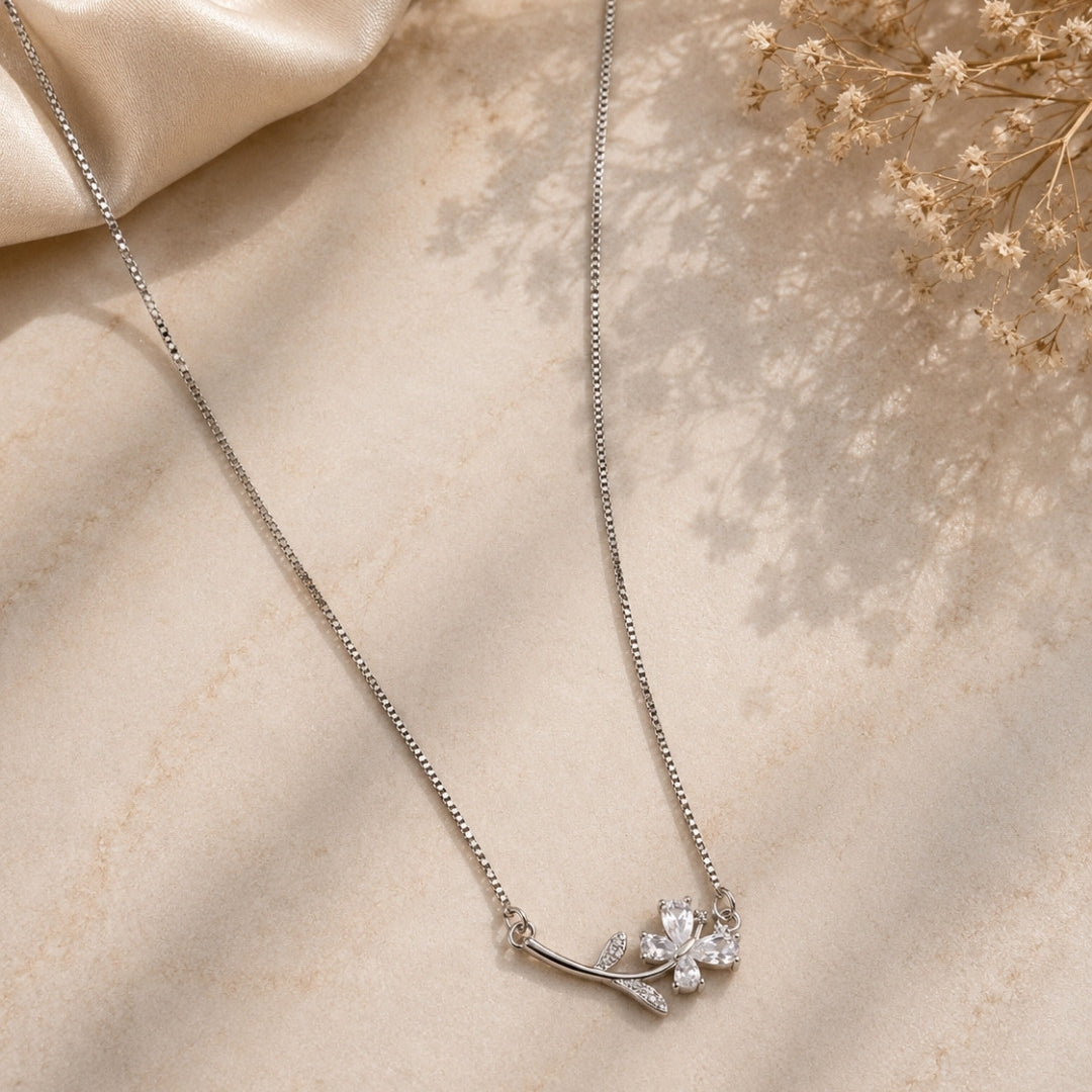 Delicate Crystal Flora Silver 925 Necklace
