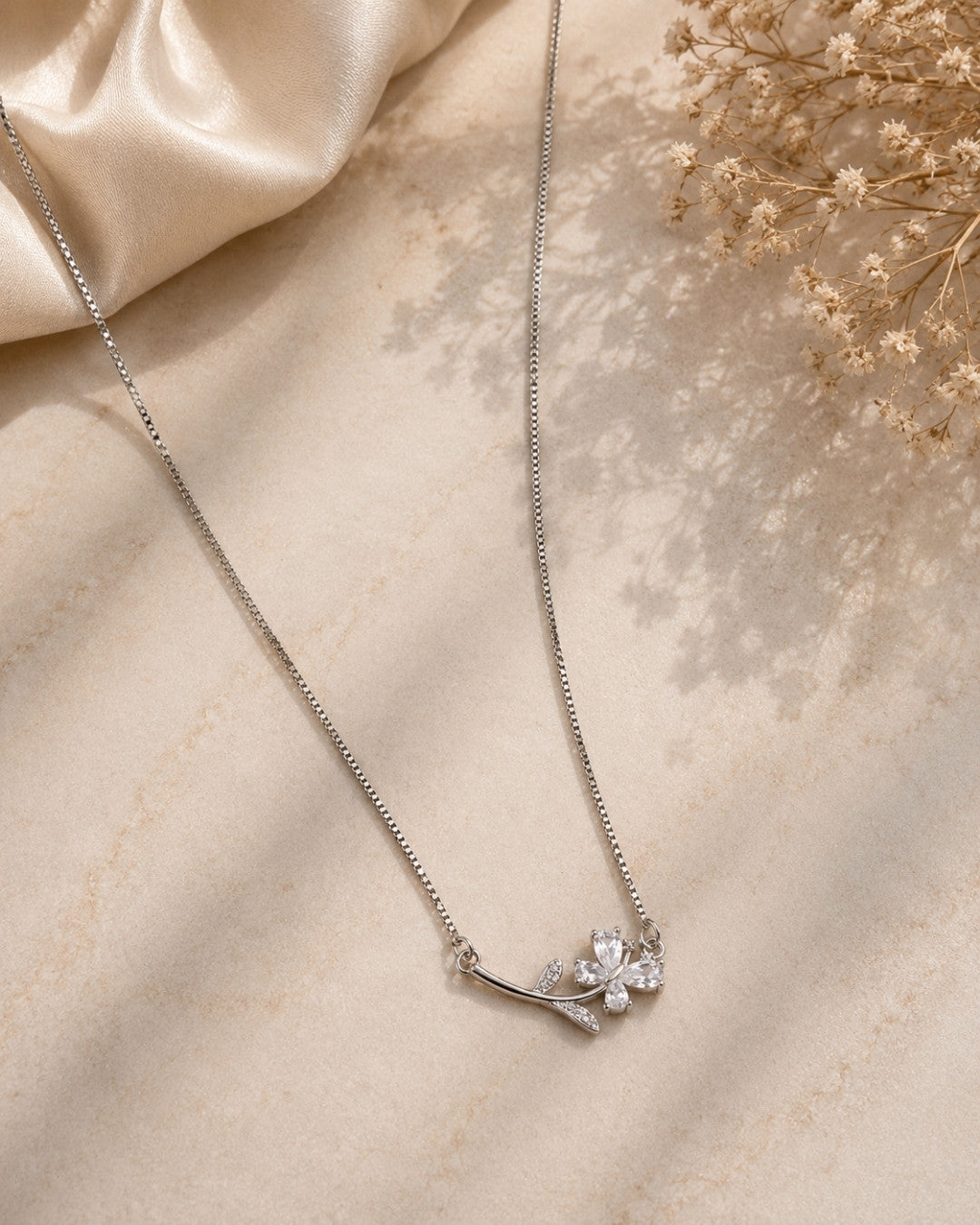 Delicate Crystal Flora Silver 925 Necklace