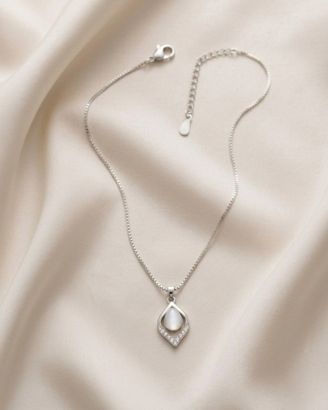 Milky Teardrop Geometric Silver 925 Necklace