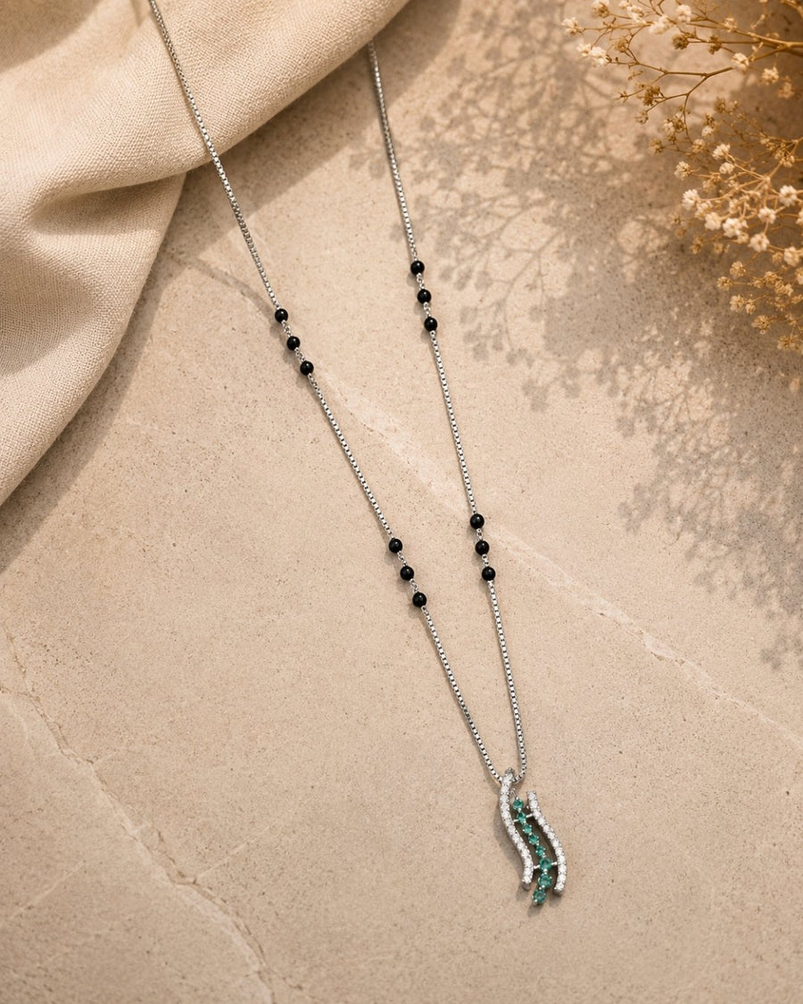 Modern Emerald Wave Silver 925 Necklace