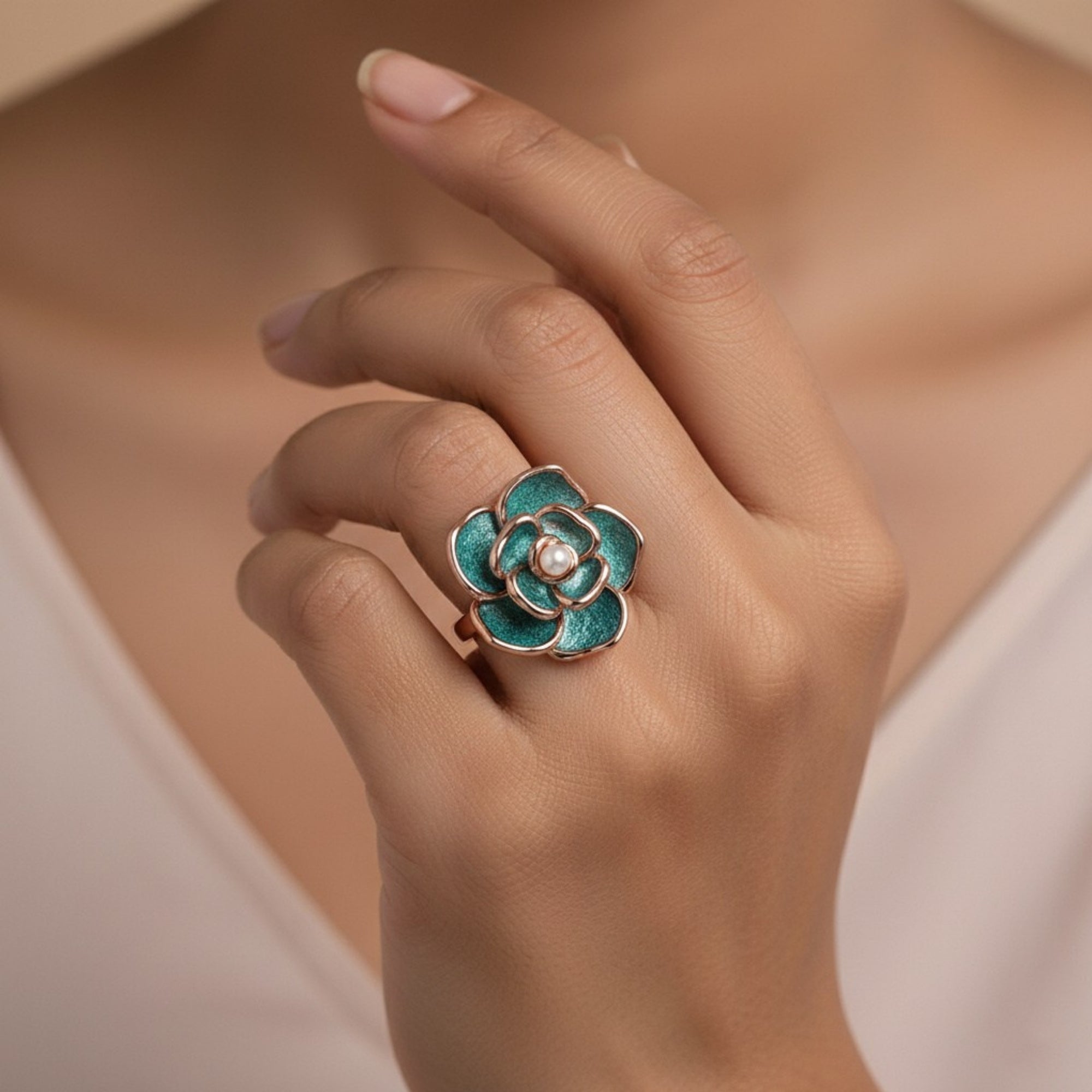 Eternal Verde Ring – Pure Silver 925 with Pearl Accent