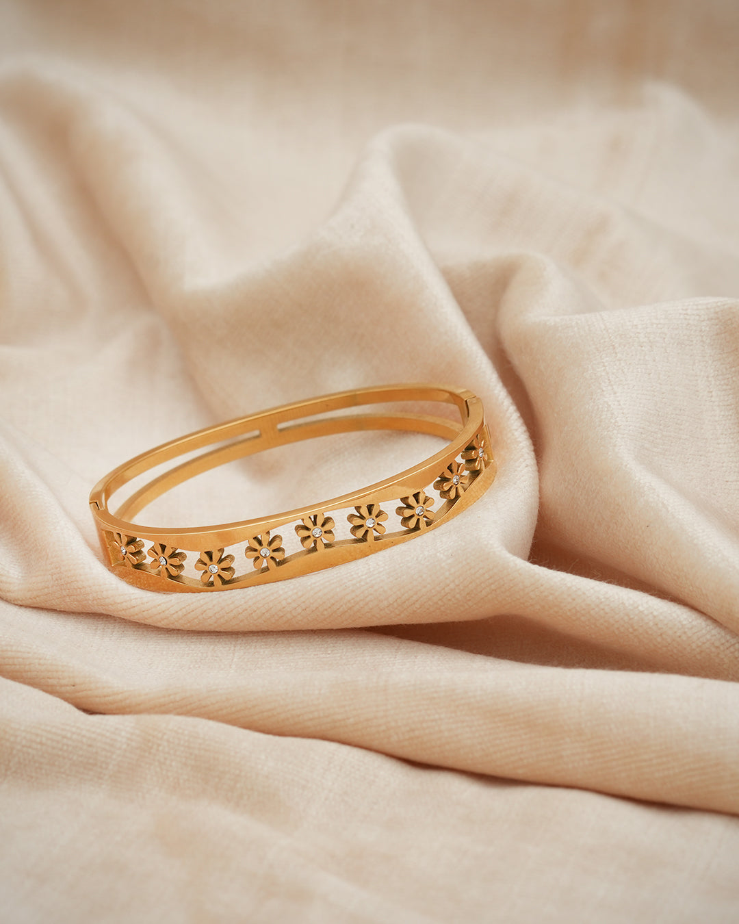 Eternal Bloom Cut-Out Gold Plated Kada