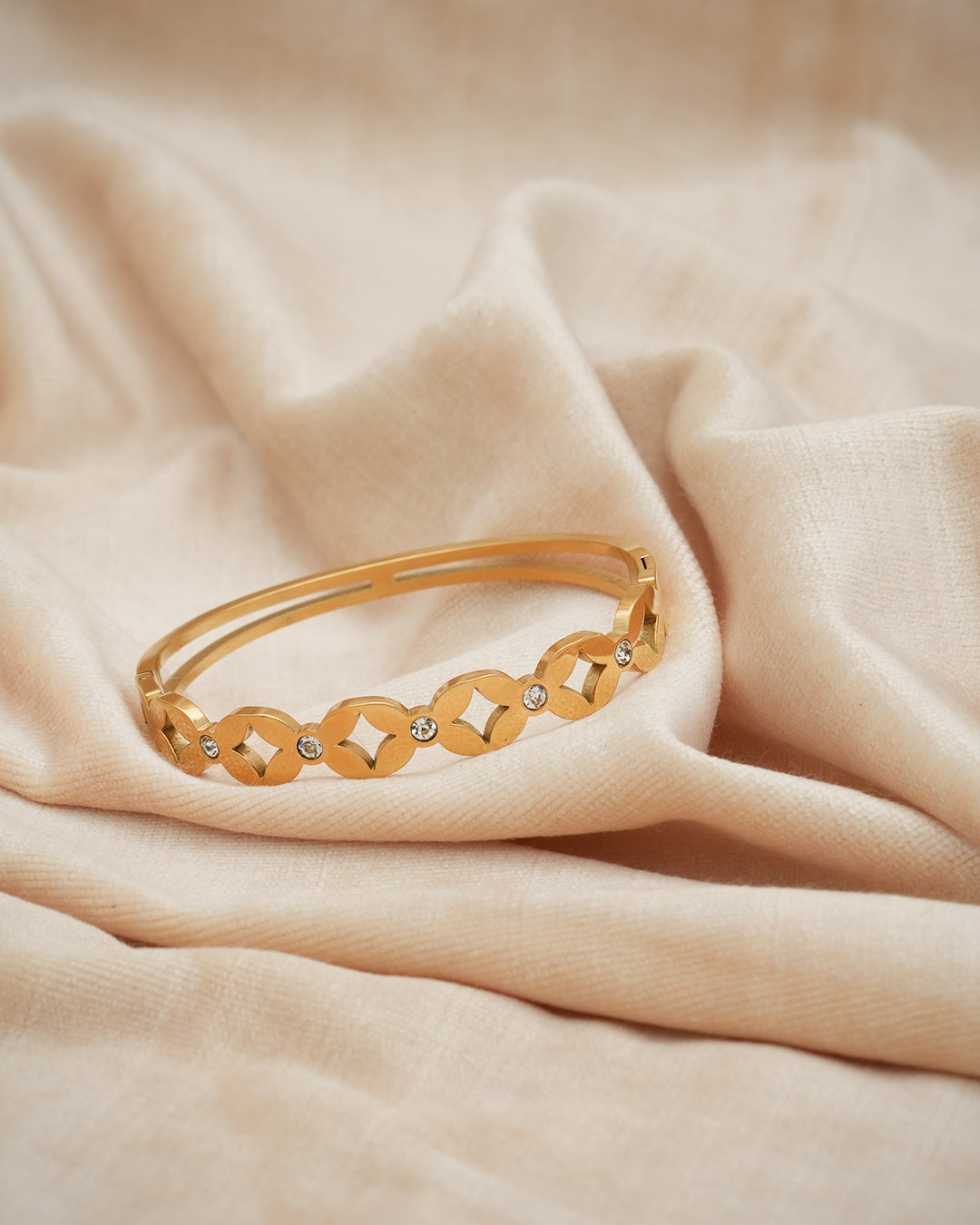 Clover & Solitaire Crystal Open-Work Gold Plated Kada