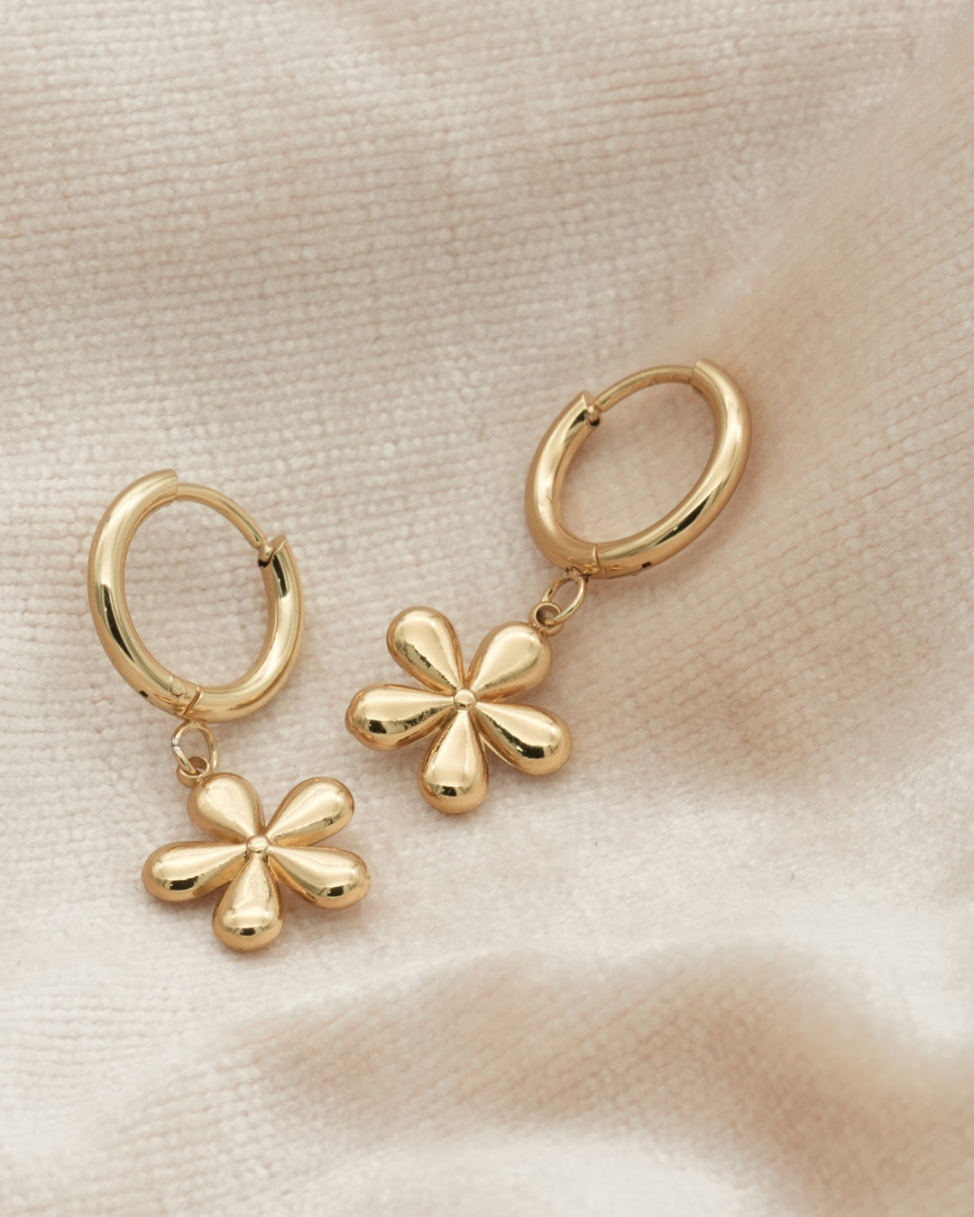 Puffy Daisy Gold Plated Earrings