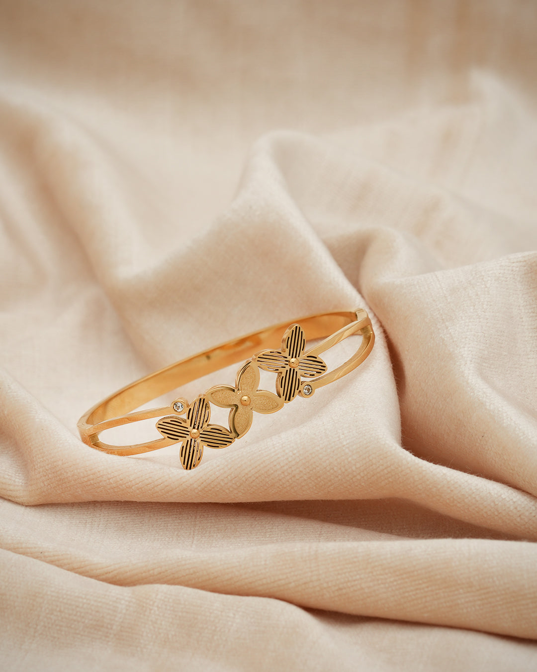 Triple Flower Cluster Gold Plated Bangle Kada