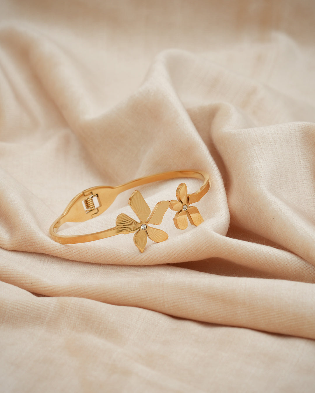 Tropical Bloom Bypass Gold Plated Kada