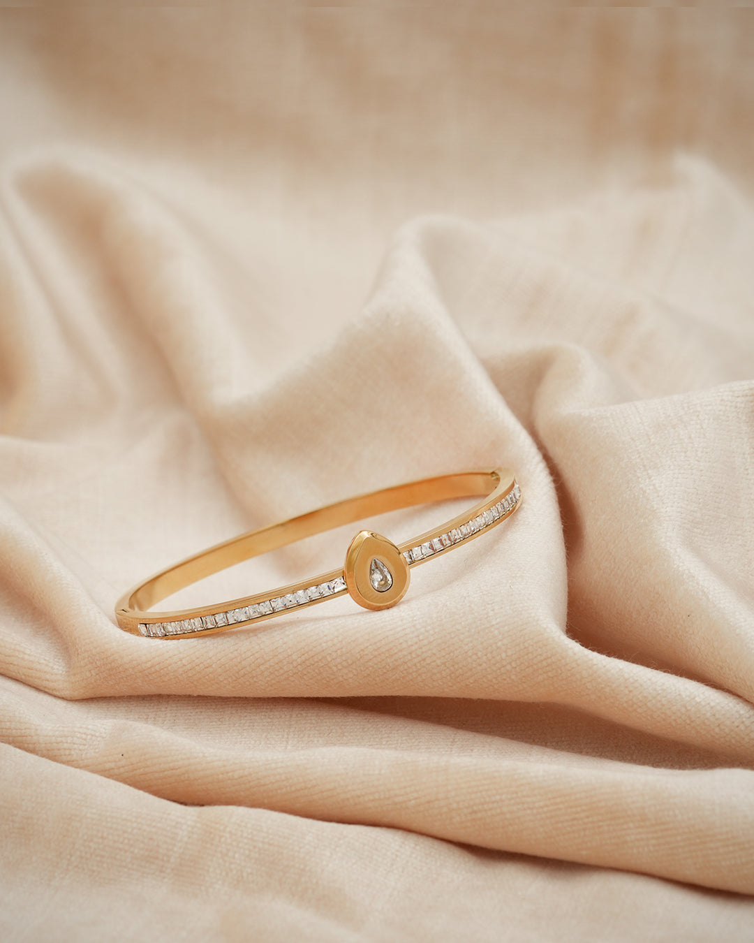 Teardrop Solitaire Crystal Gold Plated Kada