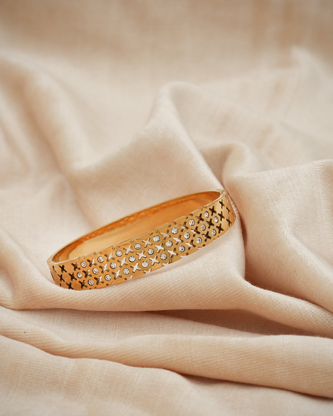 Cross-Cut Lattice Crystal Gold Plated Bangle Kada