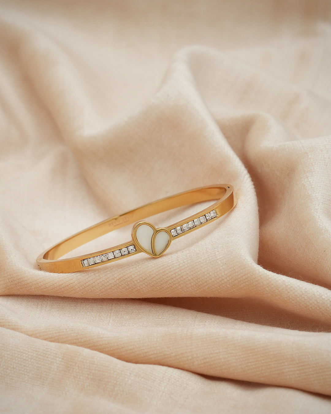 Mother of Pearl Heart Crystal Gold Plated Kada