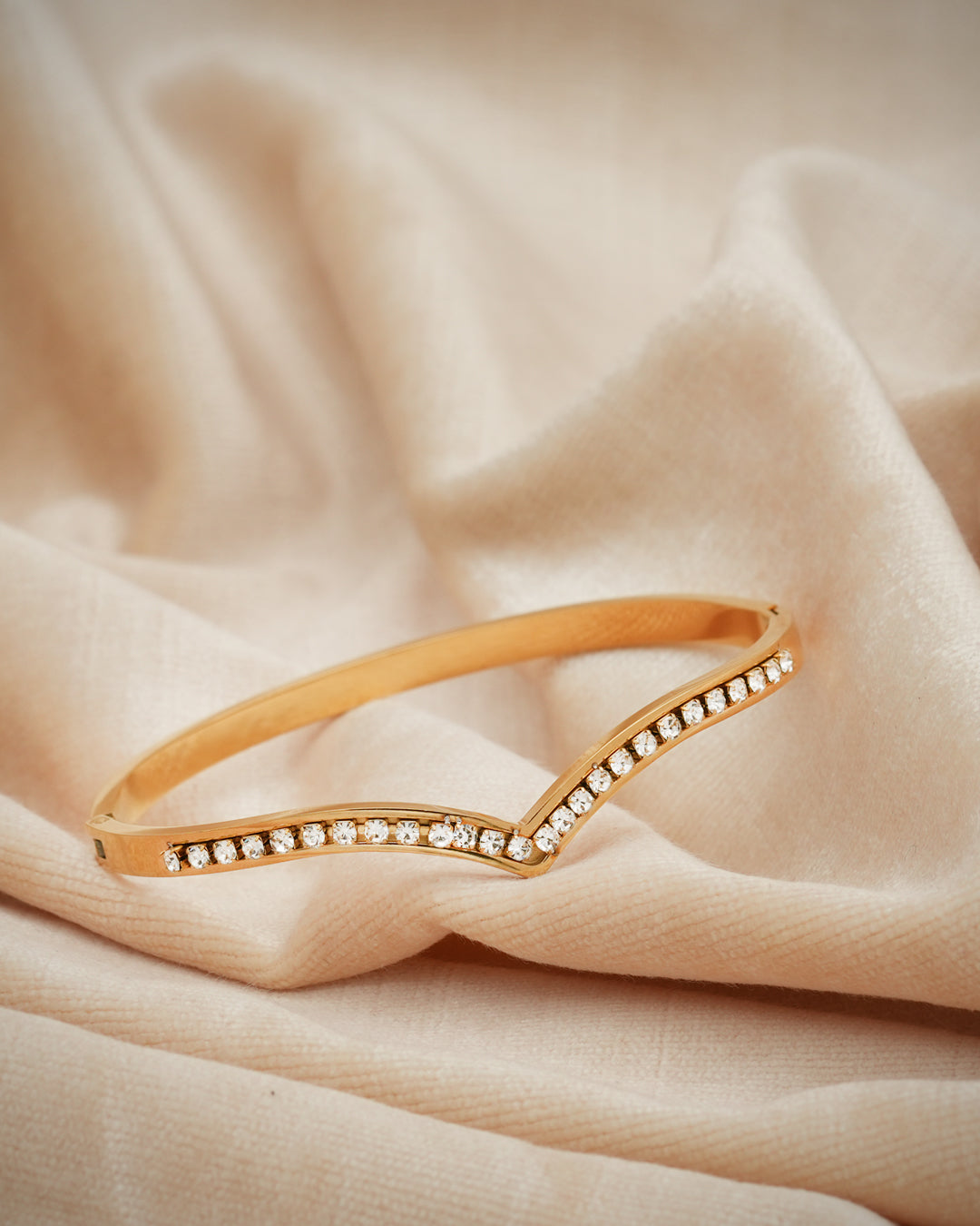 Chevron Pavé Crystal Crown Gold Plated Kada