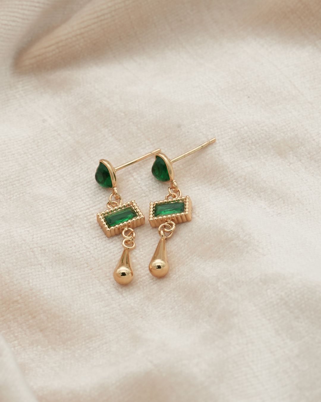 Emerald Heart Droplet Gold Earrings