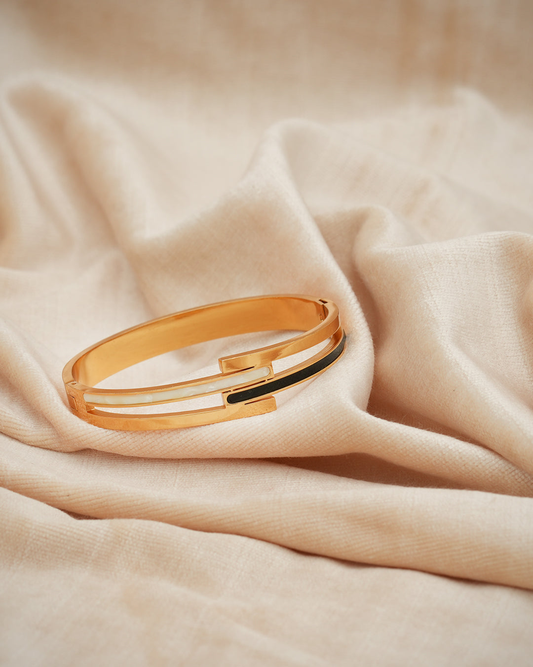 Monochrome Enamel Bypass Gold Plated Kada