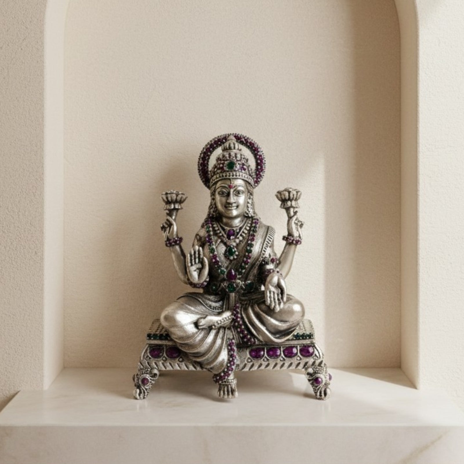 Paata Maa Lakshmi Idol in 925 Silver (Leg Down)